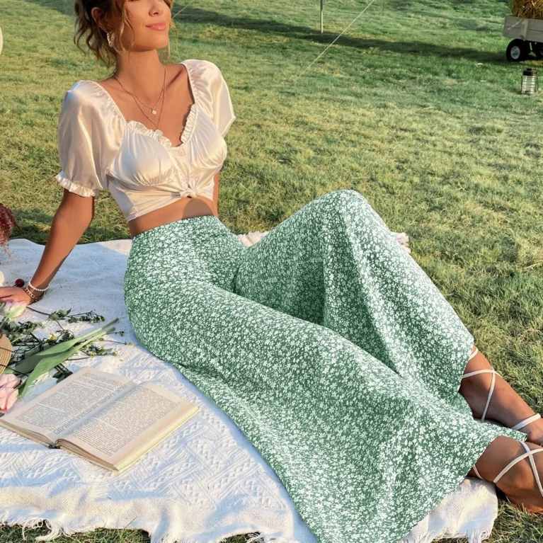 Pantalón de pierna ancha con estampado floral de talle alto