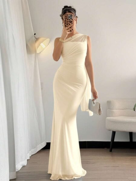 Vestido maxi ajustado elegante asimetrico