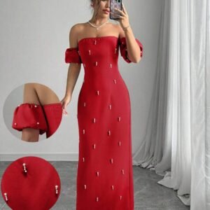 Vestido elegante de hombros descubiertos con. detalle de perlas