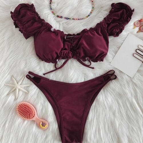 Traje de baño de 2 piezas de hombros descubiertos fruncido