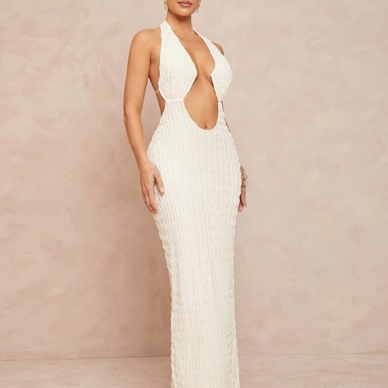 Vestido ajustado largo escote V abertura en abdomen espalda descubierta