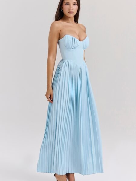 Vestido corte princesa escote de corazon sin tirantes