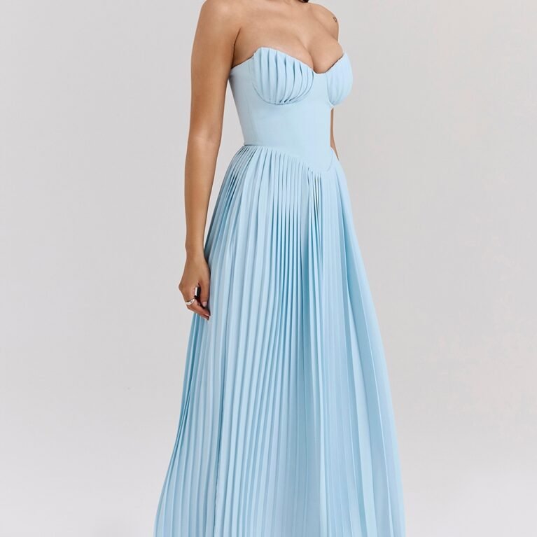 Vestido corte princesa escote de corazon sin tirantes