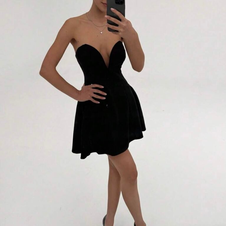 Vestido corto escote V sin mangas