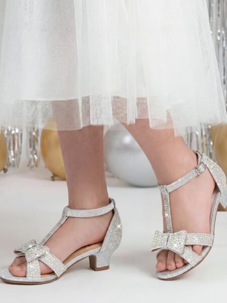 Sandalias de tacon bajo con pedrería