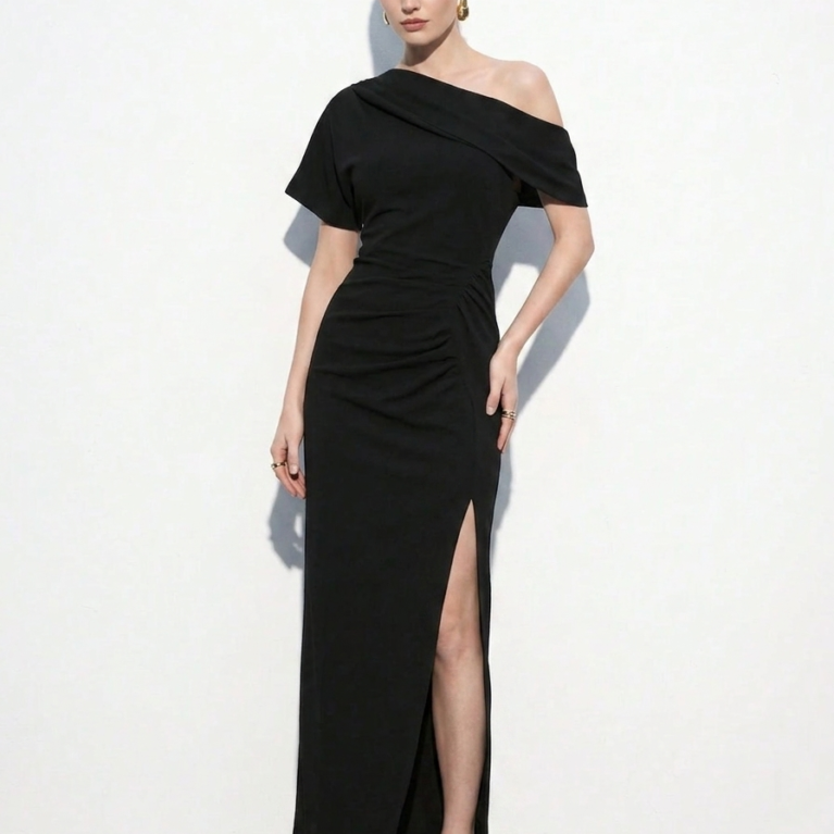 Vestido largo asimetrico con abertura lateral fruncido
