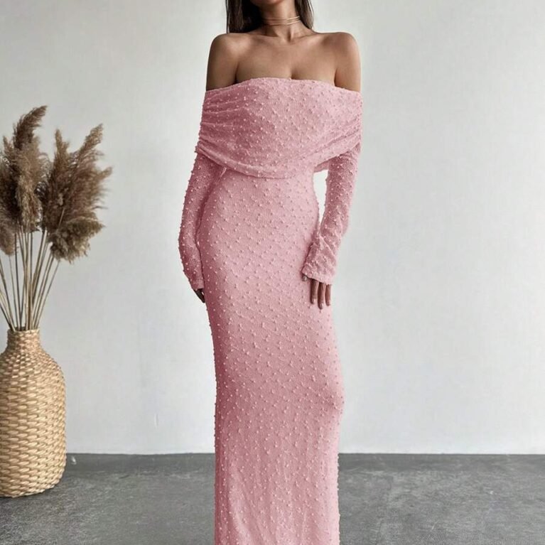 Vestido largo ajustado hombros descubiertos manga larga