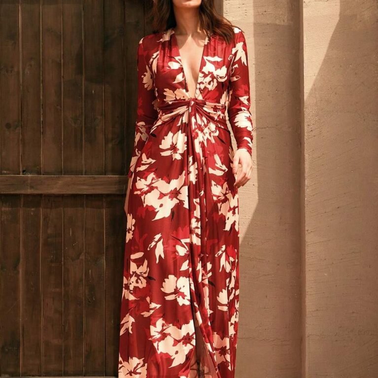 Vestido elegante floral escote V con abertura frontal