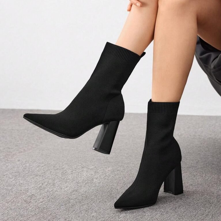 Botas de tacón grueso con punta fina