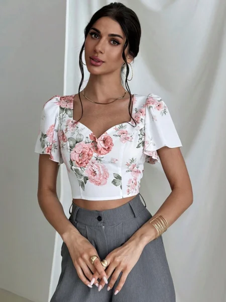 Blusa corta floral de espalda descubierta con lazo
