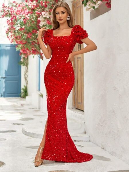 Vestido de lentejuelas manga fruncida y abertura lateral