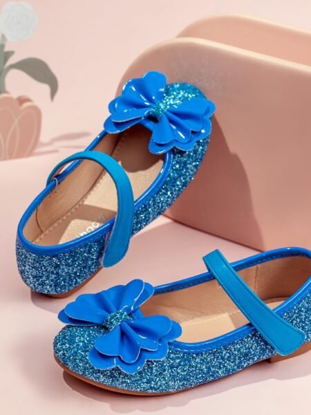 Zapatos escarchados con lazoy cierre de velcro
