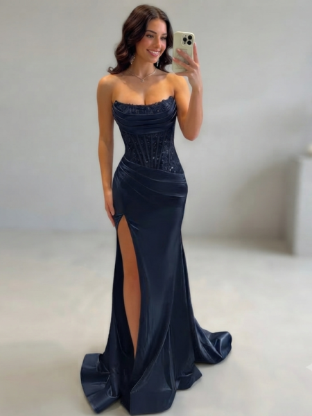 Vestido largo de saten con corsé y lentejuelas abertura en muslo