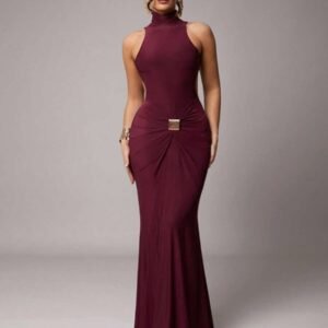 Vestido ajustado estilo sirena espalda abierta cuello alto