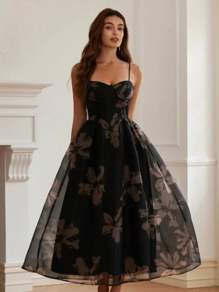 Vestido de coctel de tirantes finos falda amplia