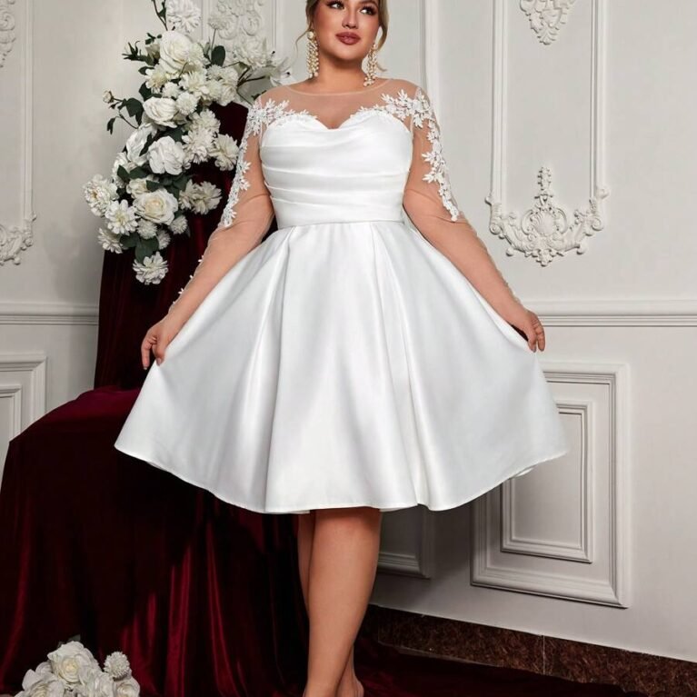 Vestido de novia corto linea A manga larga de malla con apliques