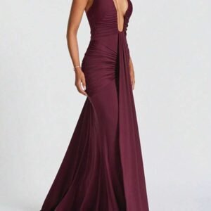 Vestido estilo sirena escote profundo con fruncido en cintura