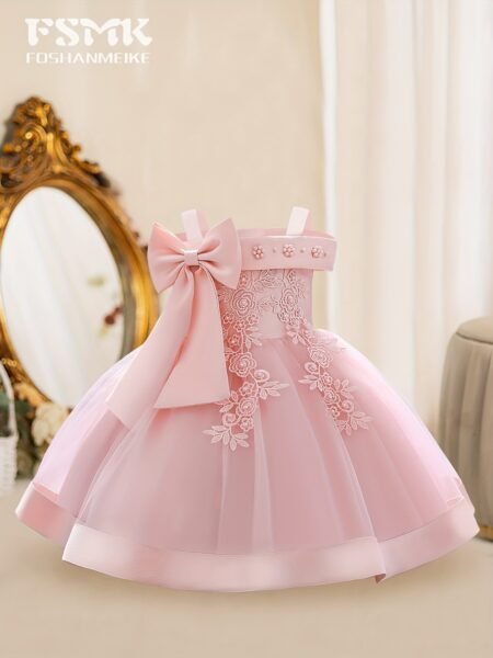 Vestido de niña corto con lazo en hombro y apliques