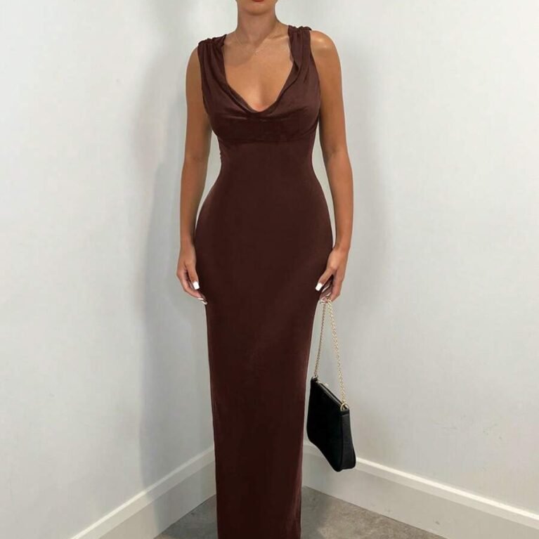 Vestido ajustado de escote profundo drapeado y espalda en V