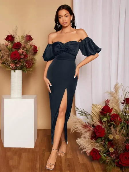 Vestido de satén hombros descubiertos manga bombacha y abertura