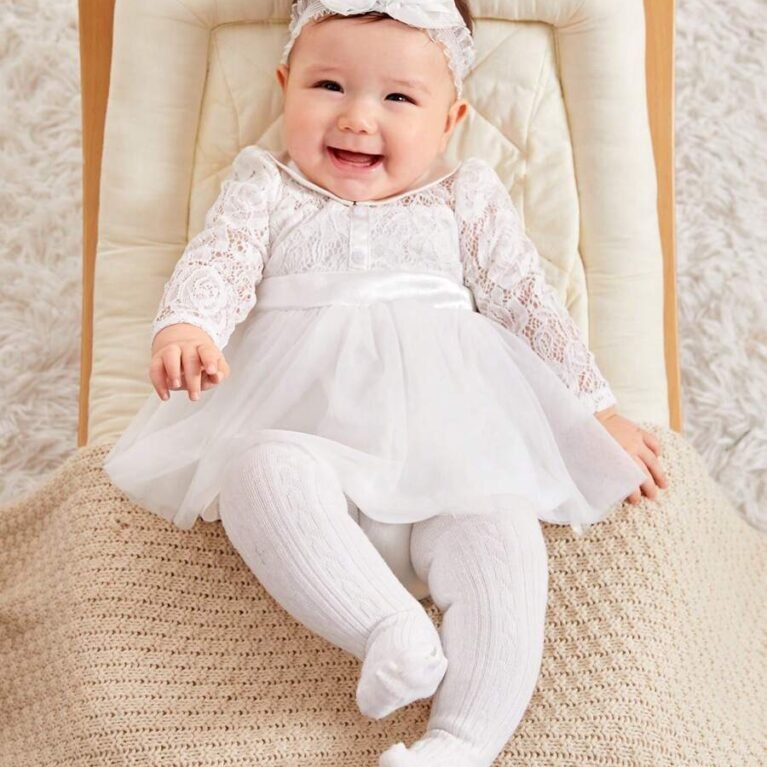 Vestido de bebé manga larga de encaje y tul