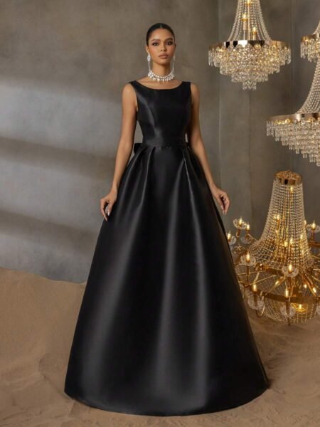 Vestido Linea A de cuello barco con espalda en V y lazo
