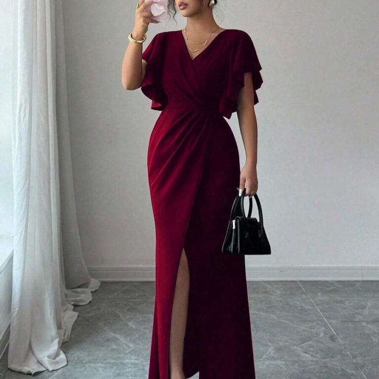 Vestido de manga con vuelos linea A con abertura cruzada y escote V