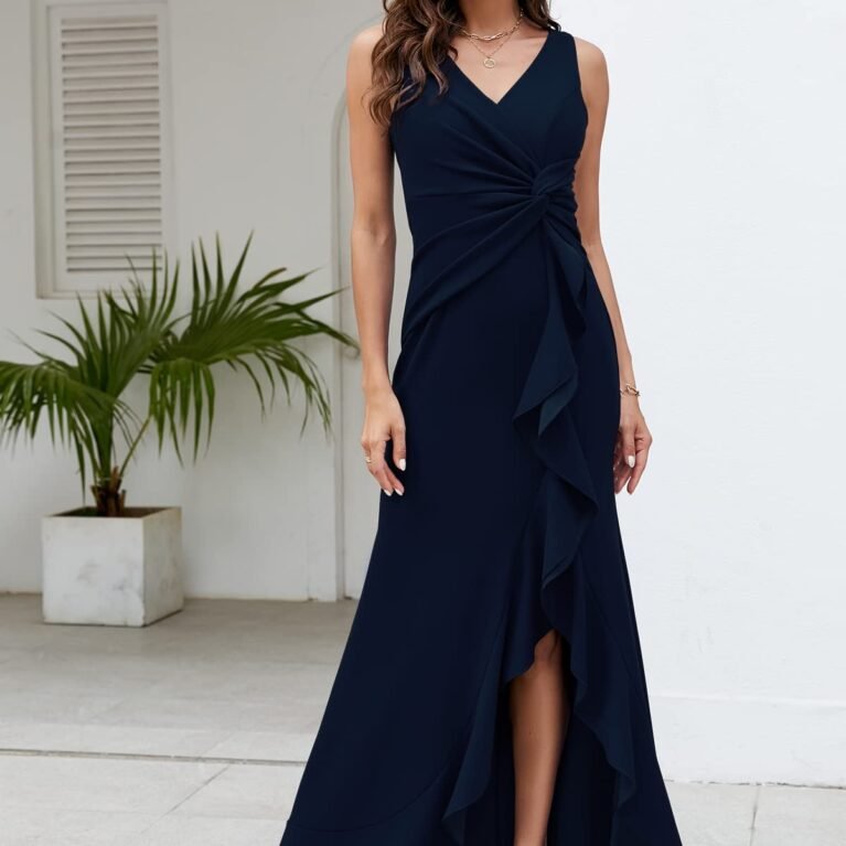 Vestido con escote V sin mangas con cintura fruncida y abertura con vuelos